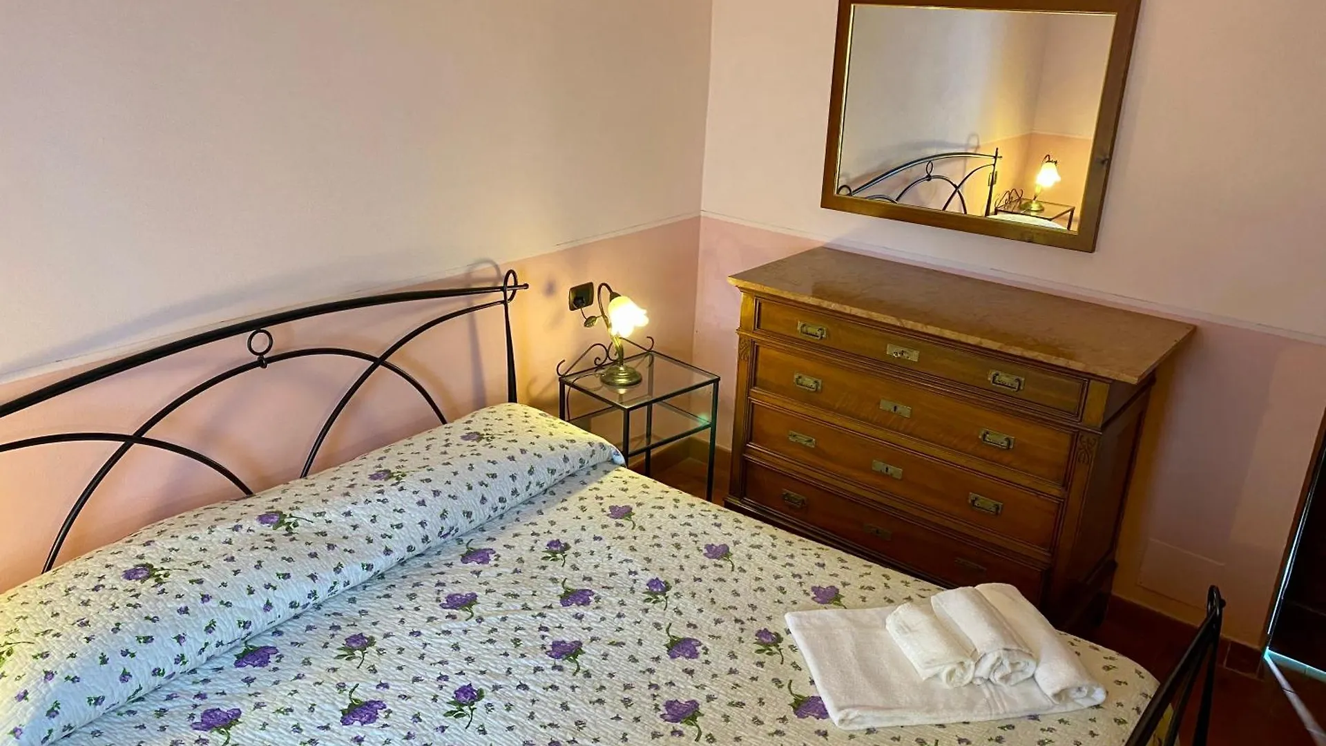 Villa Brignole Monteaperti  Frühstückspension